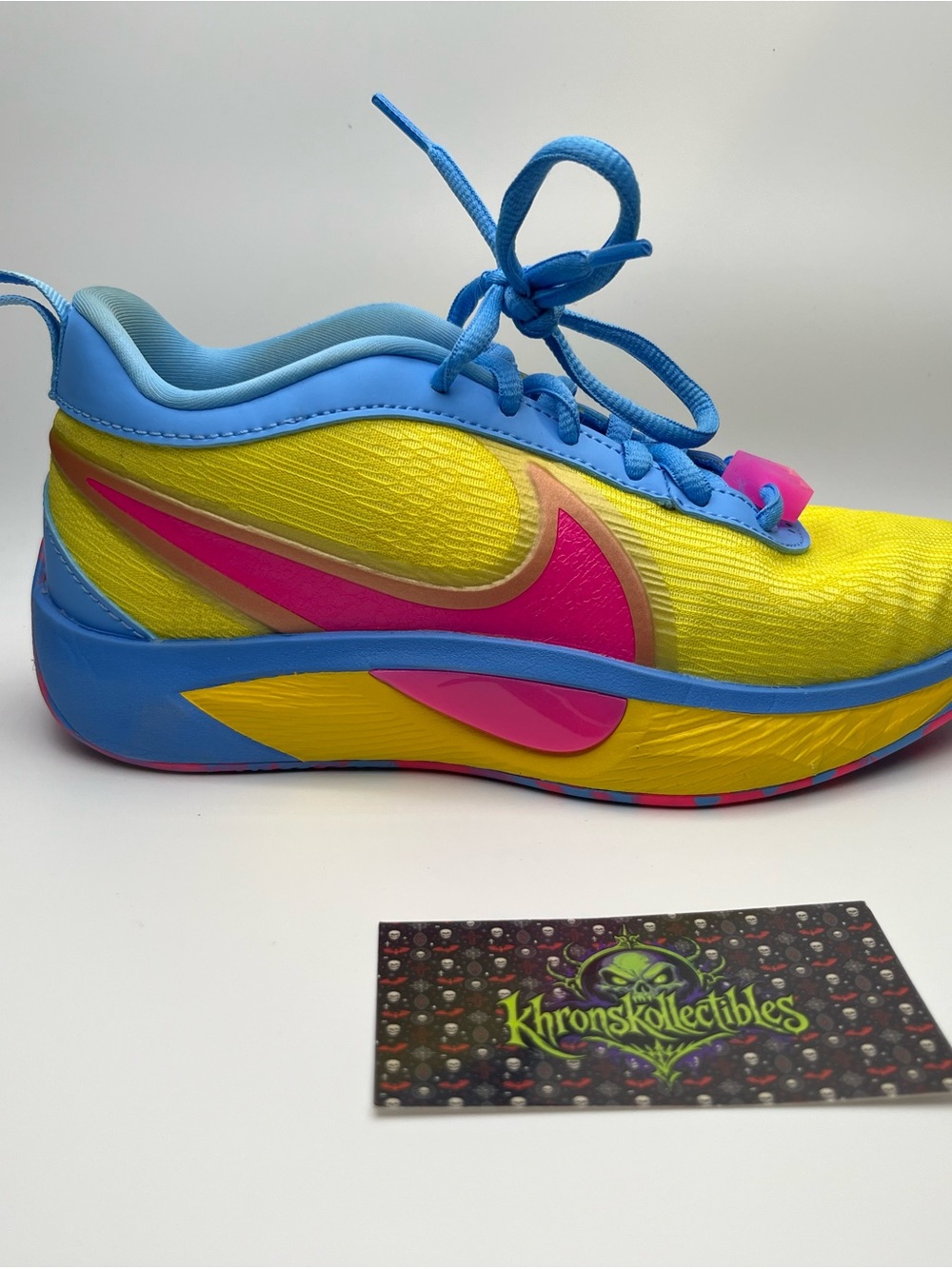 Nike Low Top Lace-Up Basketball Sneakers Yellow/Blue/Pink size 2Y